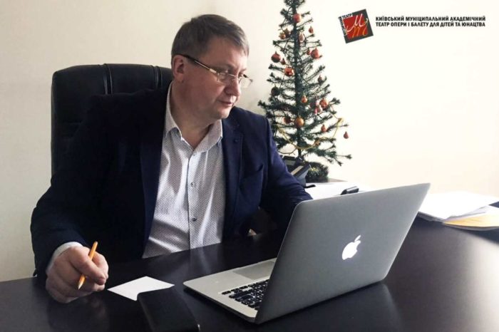 Театр для широкого сегменту